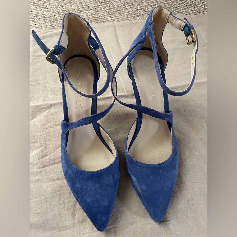 NW Aldo Suede Heels